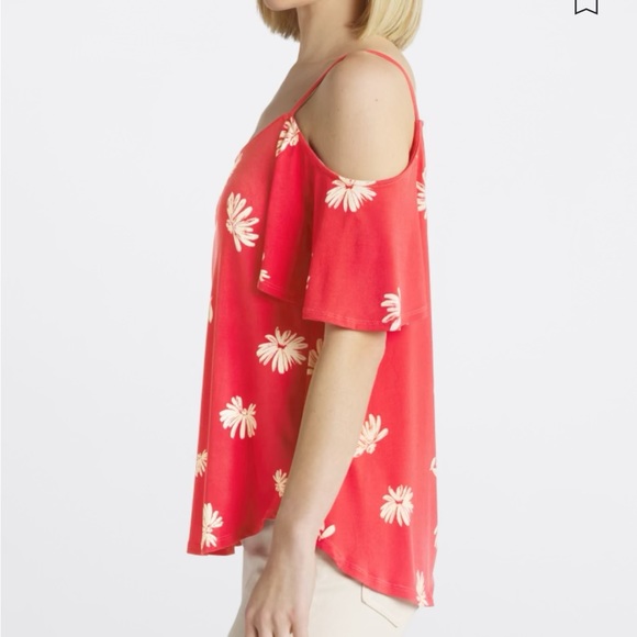 New Cold Shoulder Top - Picture 7 of 8